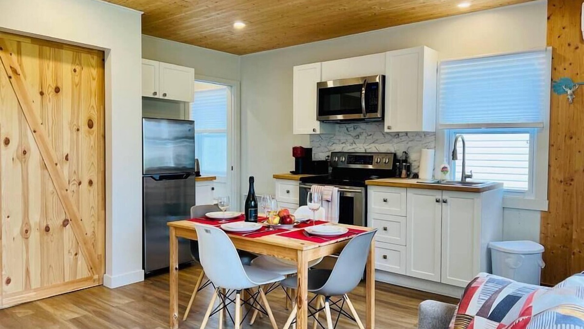 Magog House | L'Ancre Dorée - Access to the Lake 219