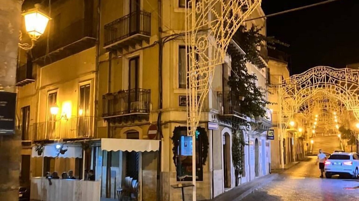 Mirabella Imbaccari Bed & Breakfast | L'Angolo sulla Piazza