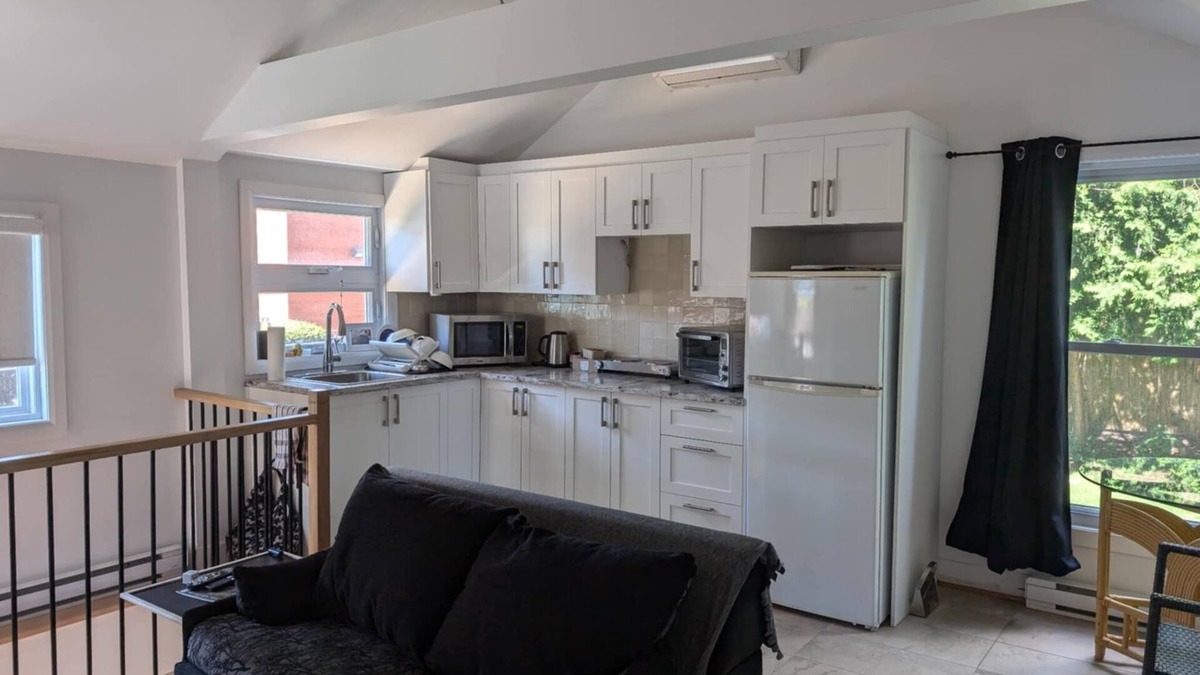 Vieux-Saint-Jean Apartment | L'Annexe (32+ nights)