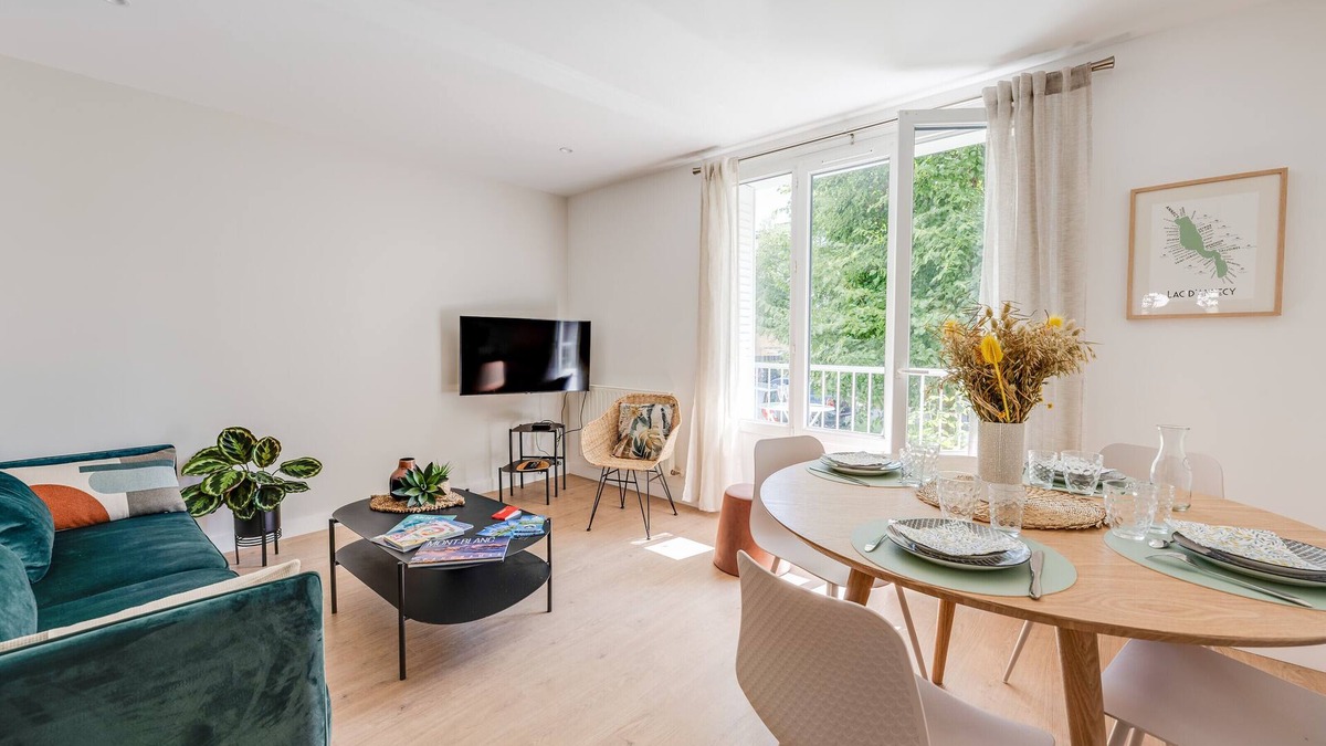 Annecy Apartment | L'Annexe du 43 - Beautiful T3 for 4 people with balcony