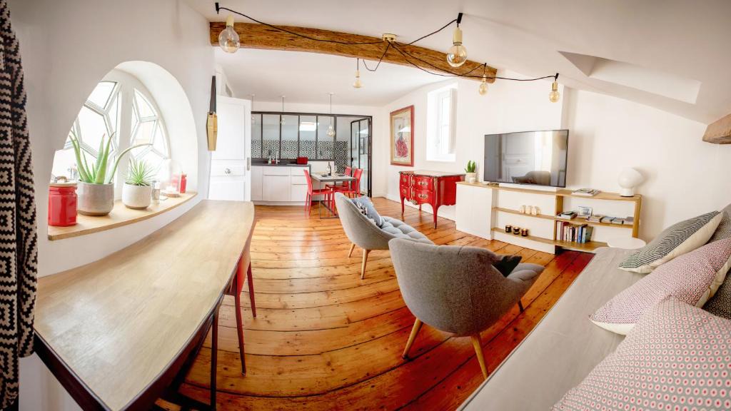Bordeaux Golden Triangle Apartment | L'appartement de Margot