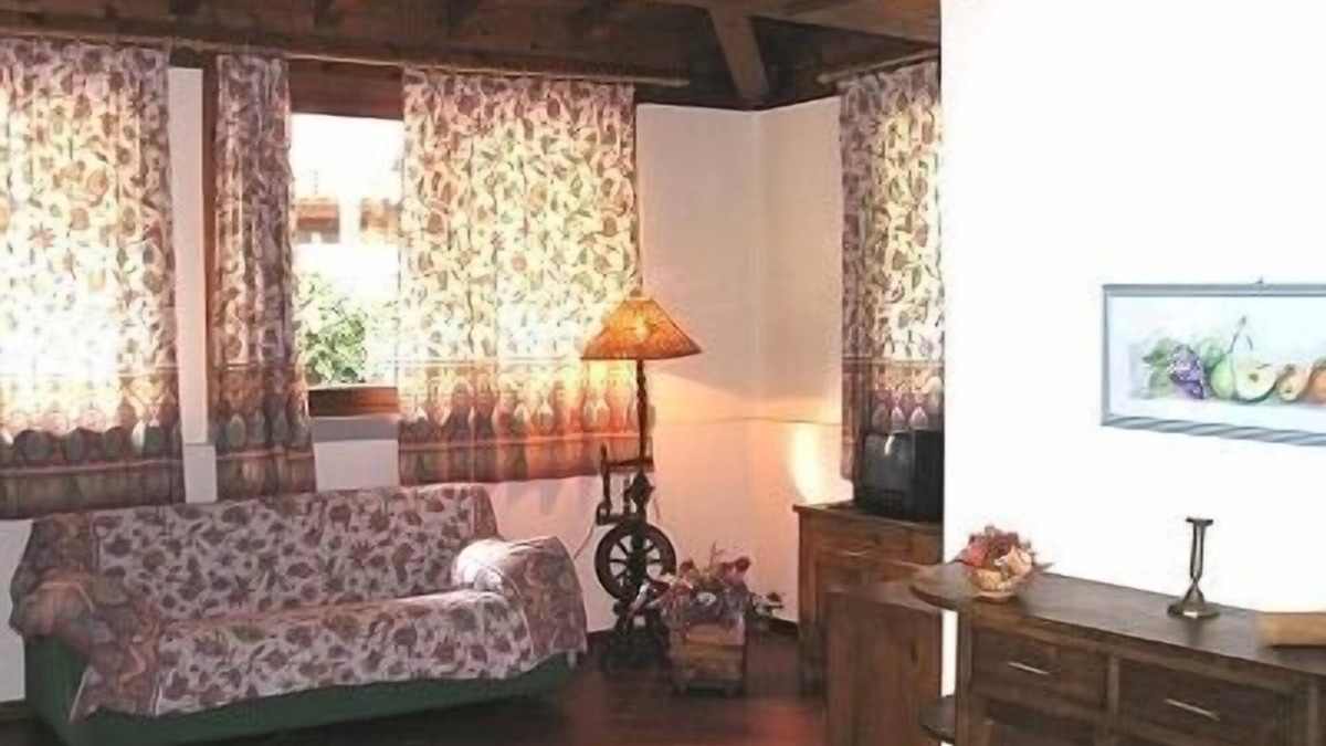 Monticelli Brusati Cottage | L' ARNIA "LE MARGHERITE" apartment 4 pers. ground floor CIN IT017112C2DKFHAPU9