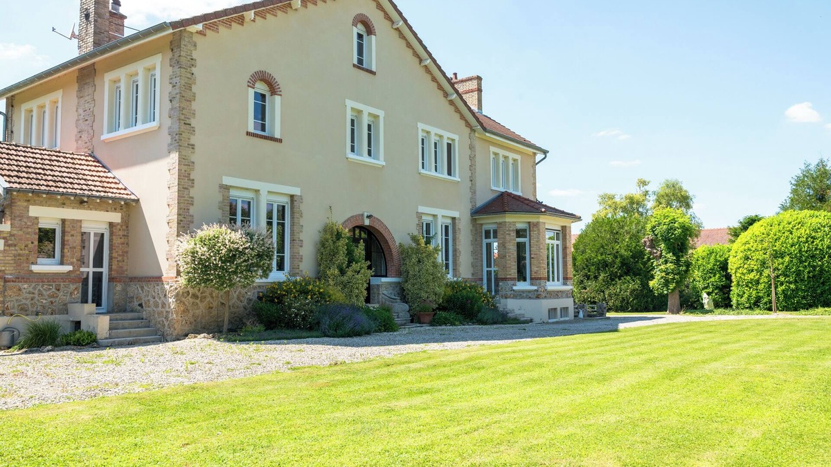 Saint-Hilaire-le-Petit House | L'Artbanne - The complete estate