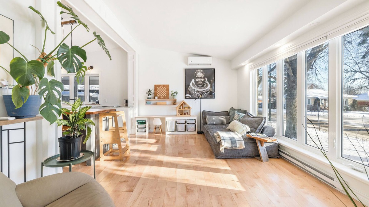 Saint Louis House | L'artiste urbain - 4-bedroom family home.