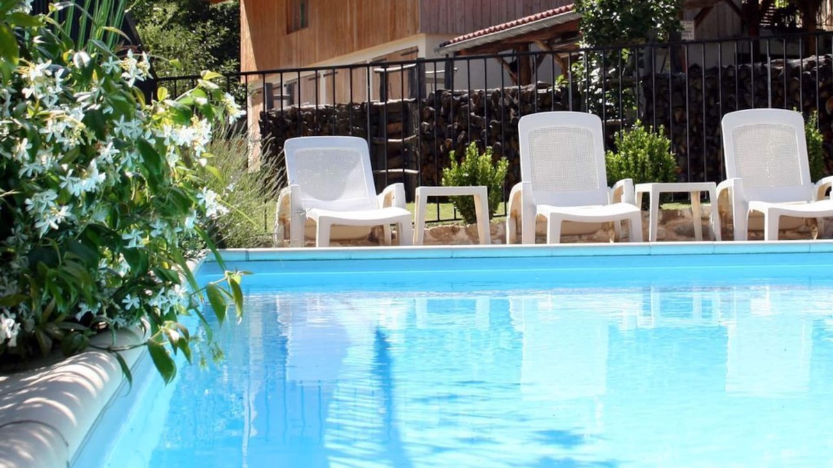 Montferrer House | L'Atelier, a tranquil retreat with pool in its own valley 30 miles from the sea