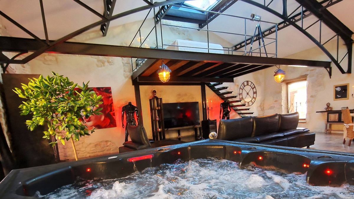 Vezenobres Apartment | L'atelier DU Marquis Secrets Love Room Entre Uzès Alès et Nîmes