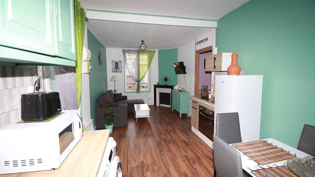 La Fere Apartment | L'athéna - Charming and spacious apartment