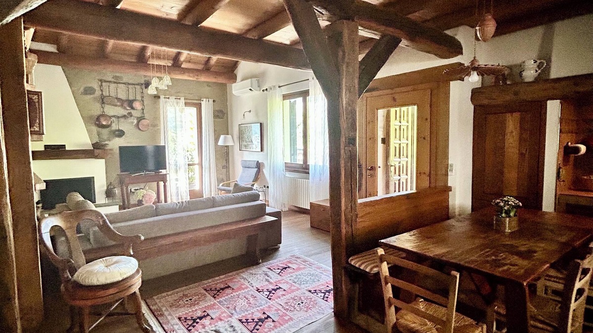 Tirano House | L'atmosfera di uno chalet di montagna alle porte del centro storico di Tirano