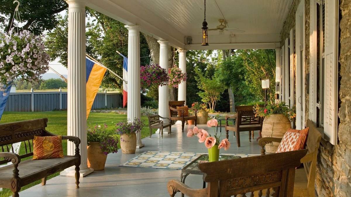 White Post Hotel | L'Auberge Provencale Inn & Restaurant