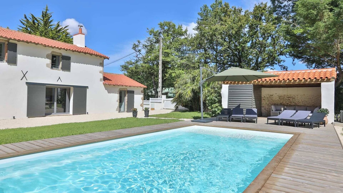 Le Girouard House | L'Augizière - Villa 5 étoiles avec piscine, étang et foret.