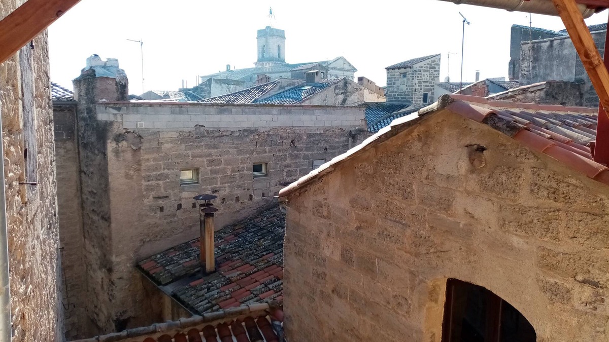 Pezenas Apartment | L' Authentique, historic center 3rd floor