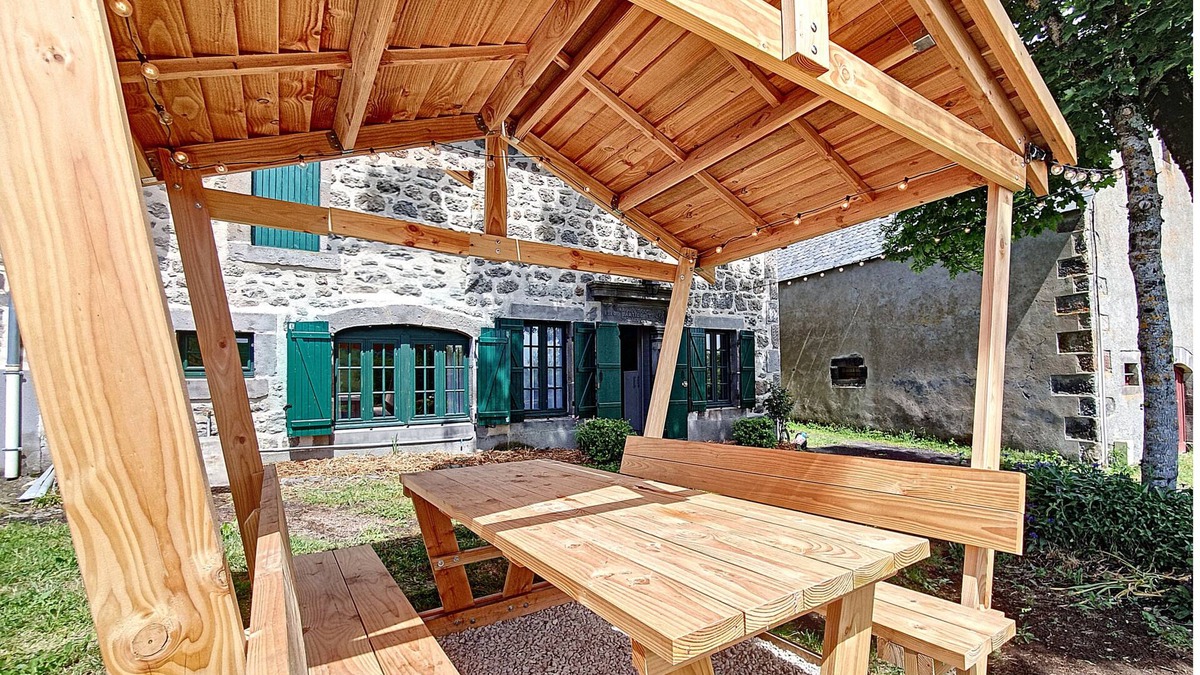 Chambon-sur-Lac Cottage | L'auvergnate