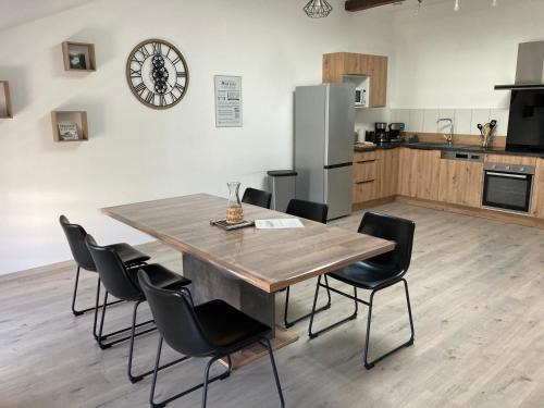 Bruyeres Apartment | L'Avison