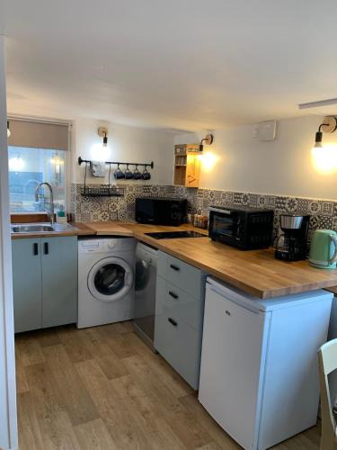 Fleury-sur-Orne Apartment | L 'Azuleja