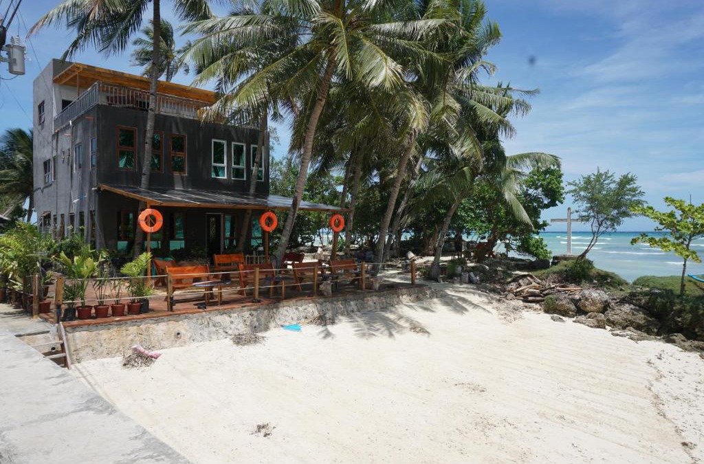San Juan House | L Cafe Restobar & Lyn's Guest House