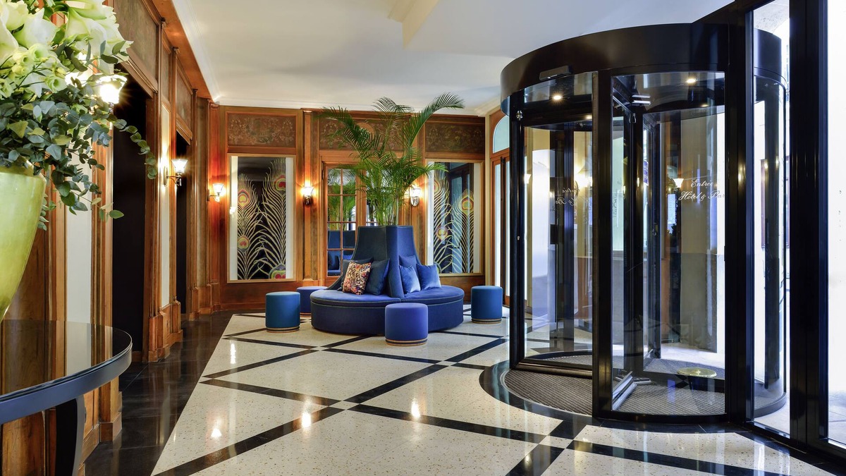 Quartier de la Porte-Saint-Denis Hotel | l'Echiquier Opéra Hotel Paris - MGallery Collection