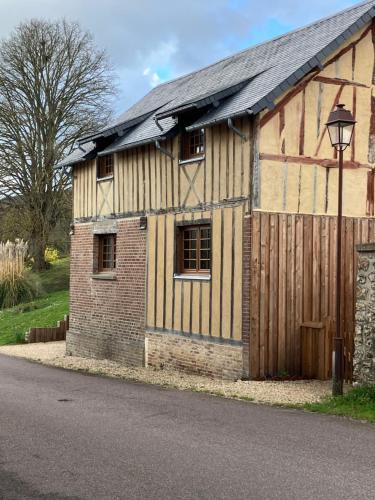 Le Bec-Hellouin House | L Ecurie du Petit Moulin