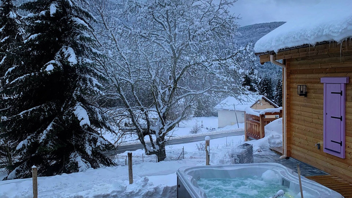 Rochesson Ski Chalet | L'Elégance 4* - JACUZZI - 4 people