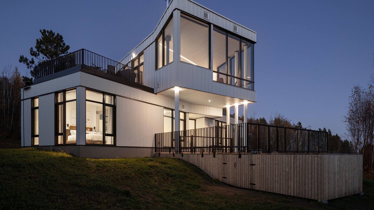La Malbaie Villa | L'Embacle: Luxury Chalet with Pool Spa and Views