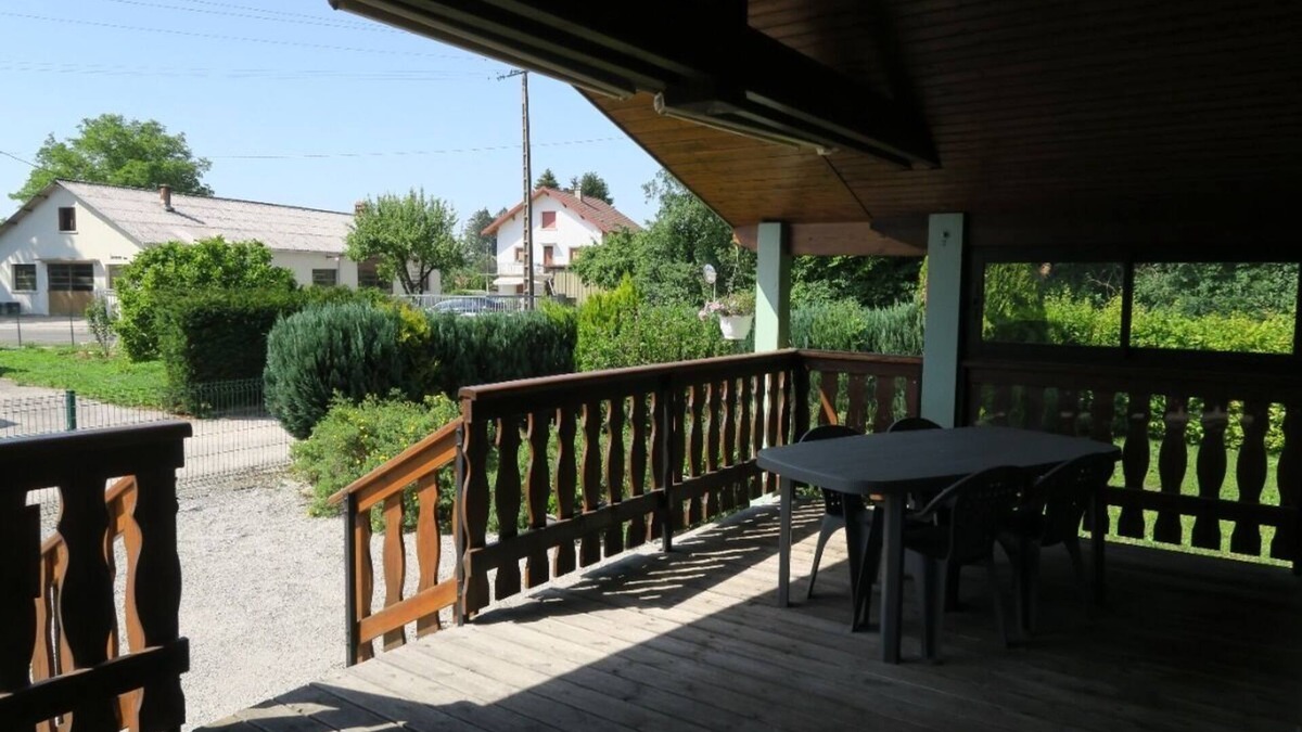Pont-de-Poitte Ski Chalet | L'Emeraude, for relaxing and hiking among the lakes and waterfalls of the Jura region