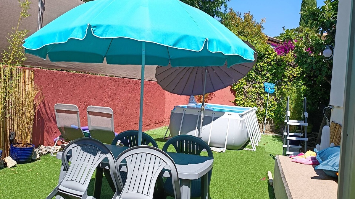 Kennedy House | "L'ensoleiado "under the sun of southern france. free parking