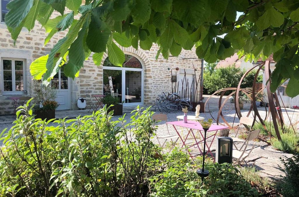 Menetru-le-Vignoble Bed & Breakfast | L'Entre-Coeur