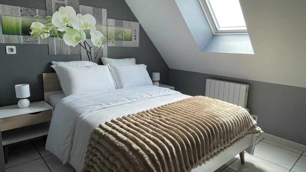 Les Hayes Bed & Breakfast | L'Escale Arc-en-Ciel: Country retreat at the gateway to the Loire Châteaux