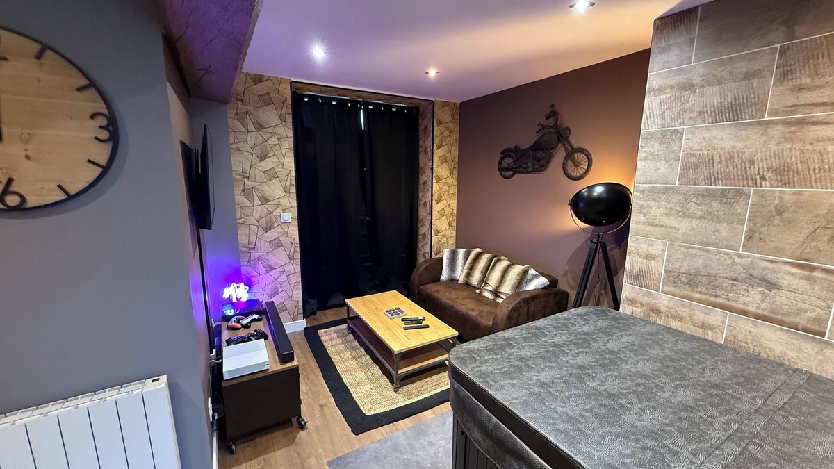 Estissac Apartment | L'escale en Othe with jacuzzi, immerse yourself in a unique getaway!