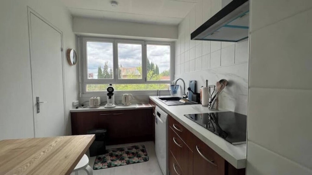 Hopitaux-Facultes Apartment | L'Escapade: Apartment with air-conditioning and balcony
