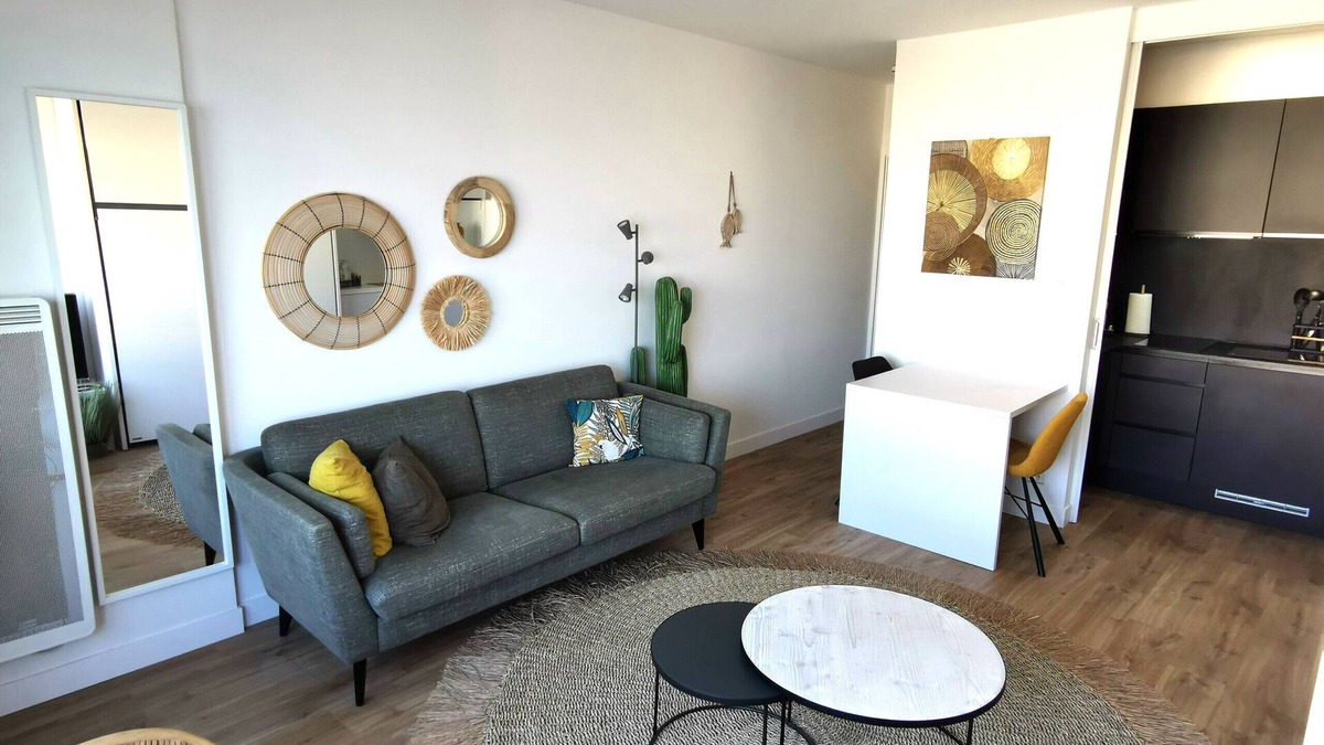 Les Sables d'Olonne Apartment | L'Estacade studio face mer