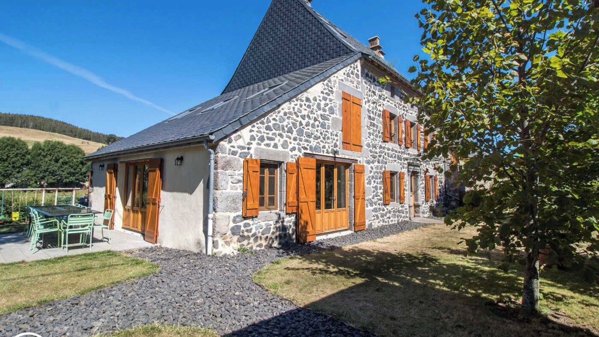 Besse-et-Saint-Anastaise House | L'estivadoux - Besse-et-saint-anastaise