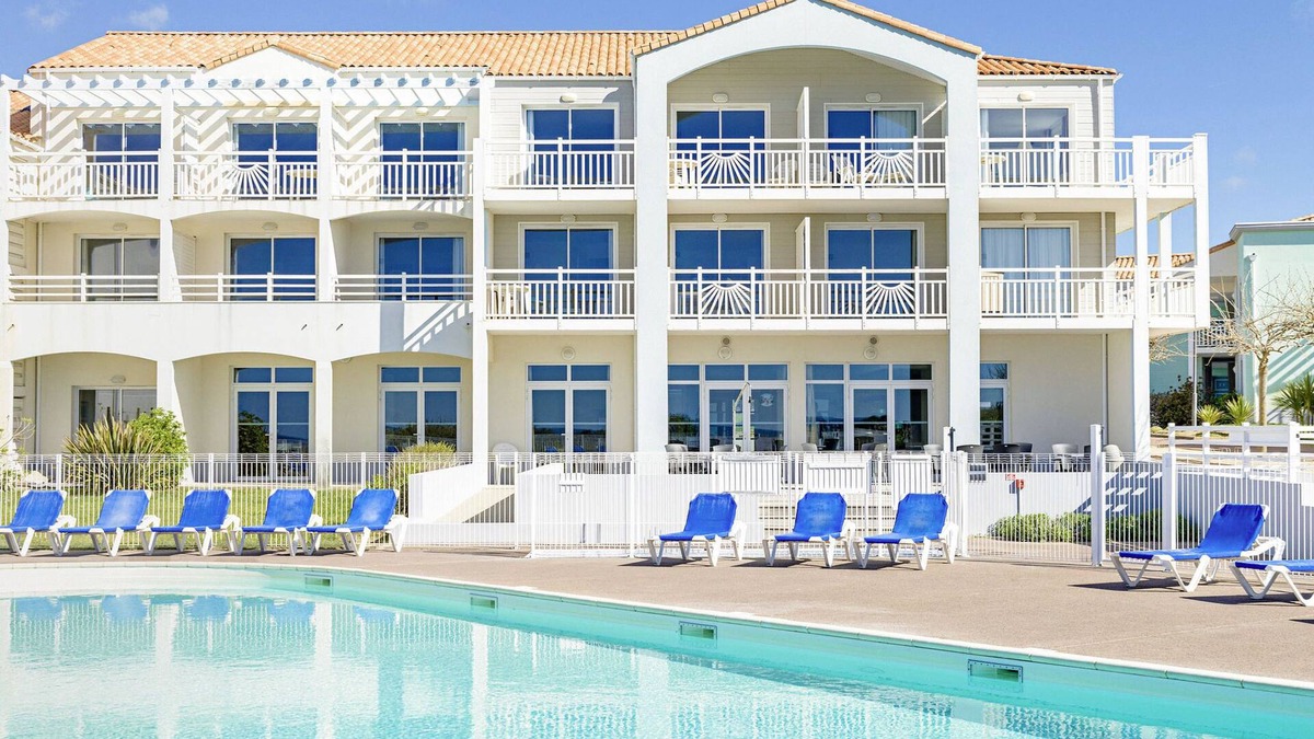 Chateau-d'Olonne Apartment | L'Estran (S4) by Interhome