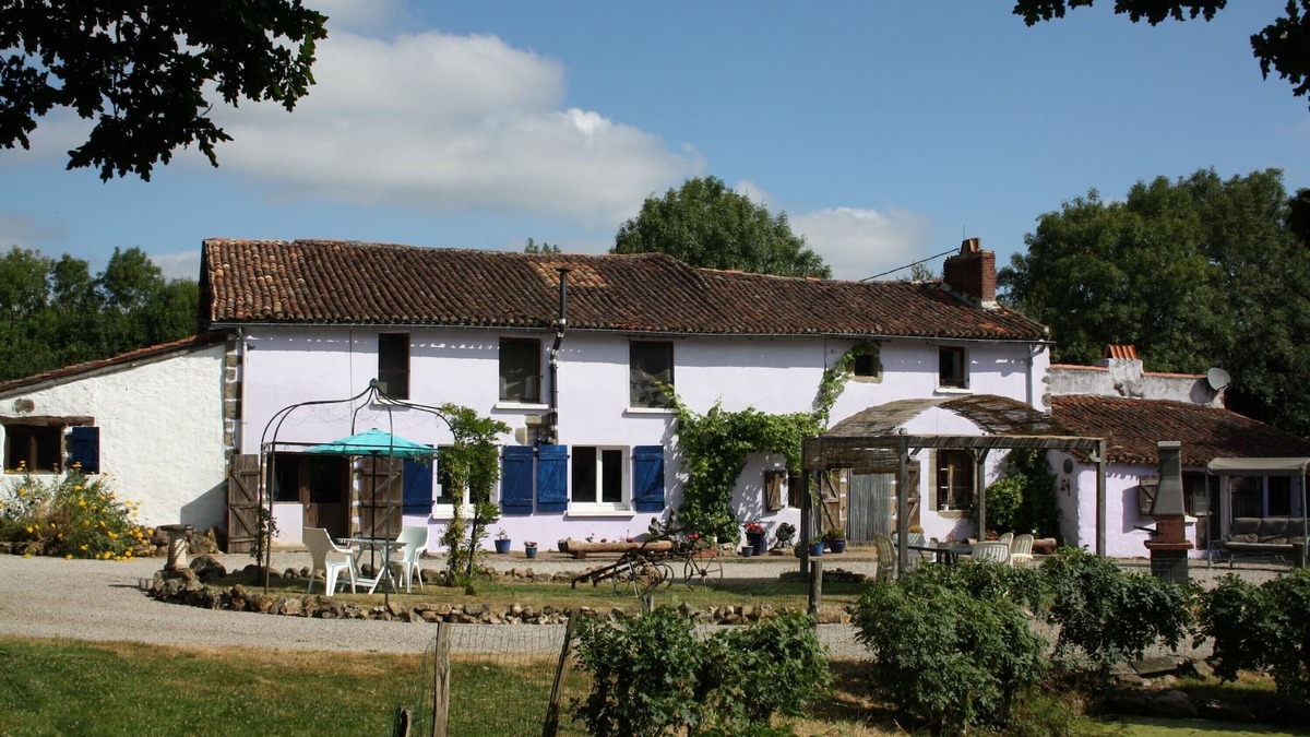 Saint-Martin-du-Fouilloux Other | L'Etable (2 Bedrooms, Sleeps 4/6) 1 of 2 gites in16thC Farmhouse with Pool