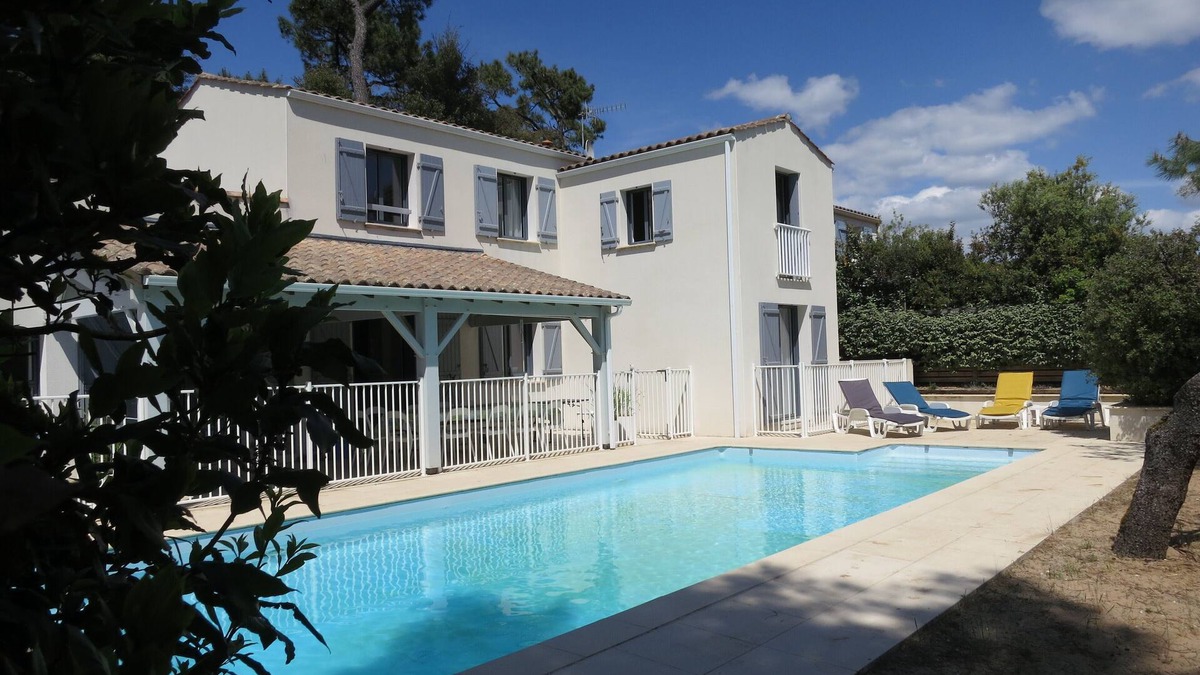 La Tranche-sur-Mer Villa | 'L'Etoile De Mer' - Coastal Villa With Private Pool