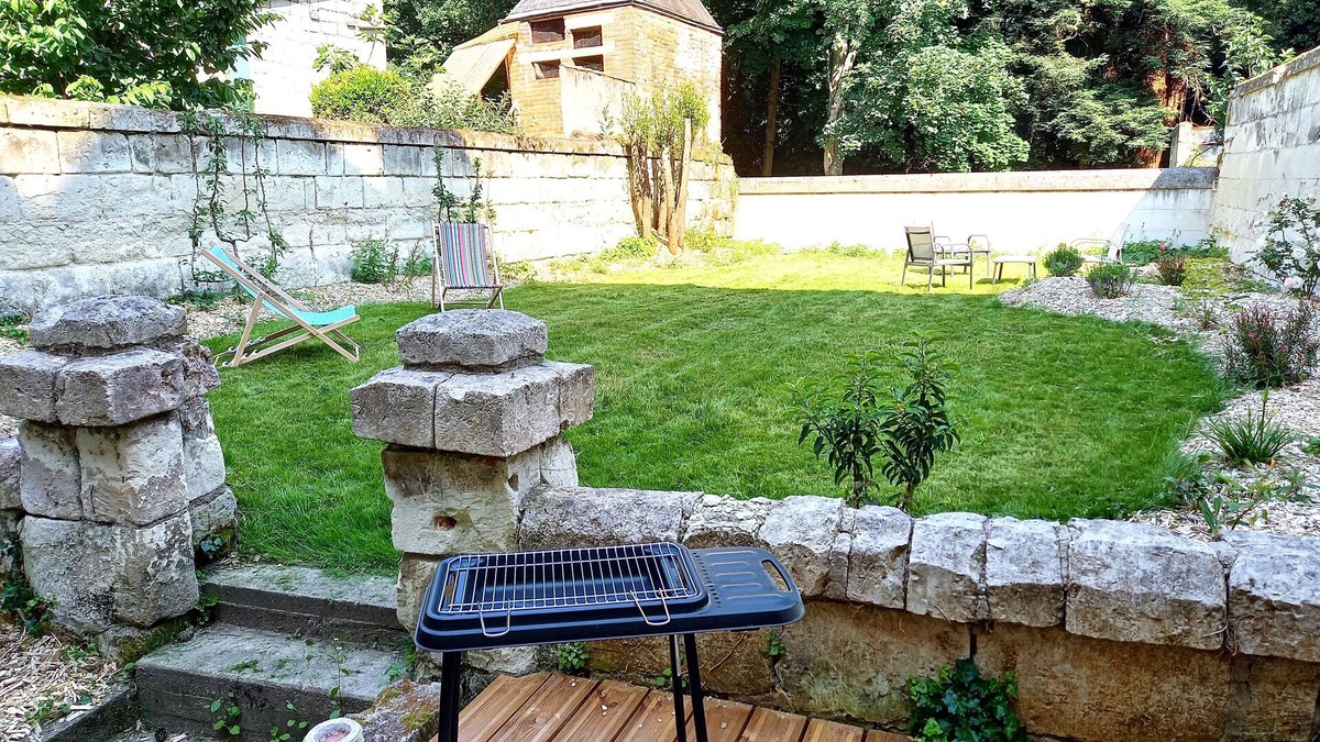 Saumur Apartment | L'etoile Loire - Un Jardin en Ville !