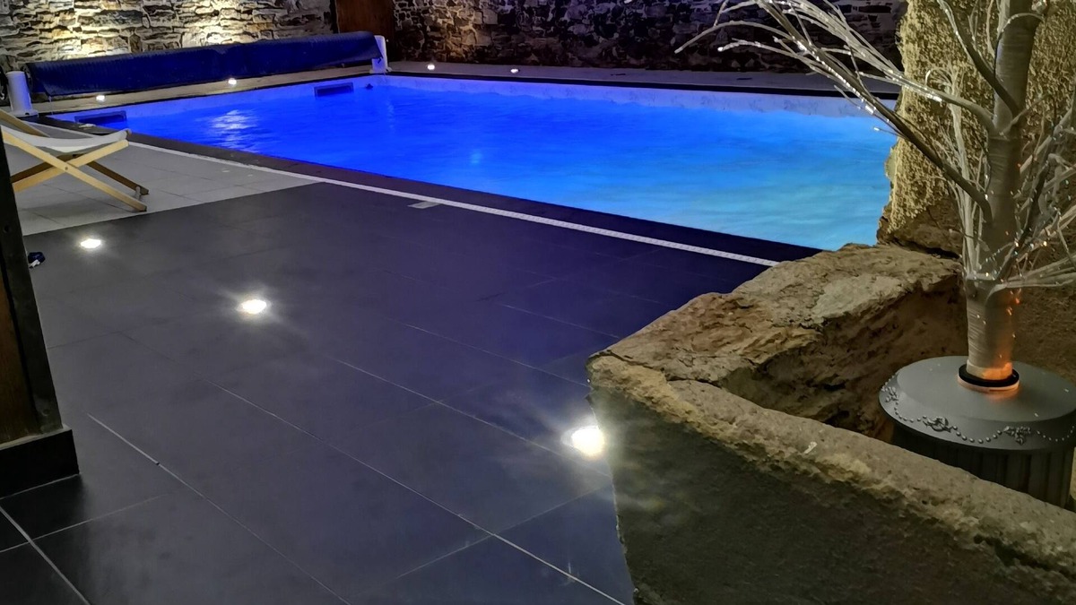 Saint-Christophe-du-Ligneron House | L'hubertiere Gîte Nature, Piscine Intérieure, Étang de Pêche , 14 Pers