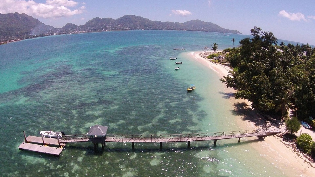 Cerf Island Hotel | L Habitation Cerf Hotel