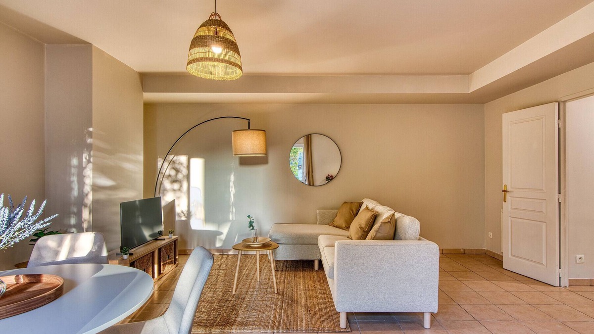 Bron Apartment | L'Harmonie - Beau RDJ 2 pers - Tram T5
