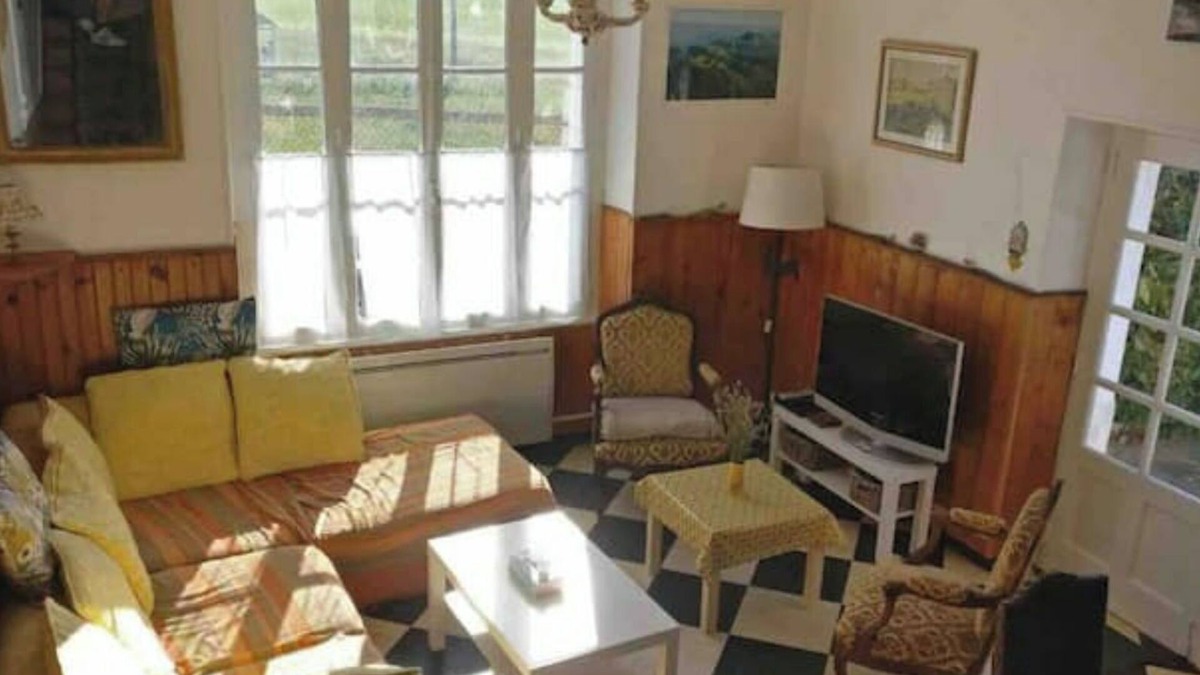 Apchat House | L'harmonie, Maison Auvergnate au Cœur des Volcans