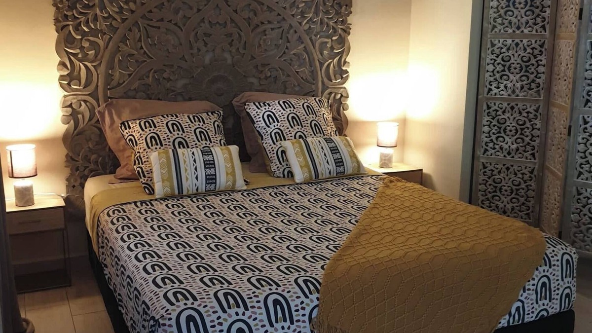 Petite-ÃŽle Apartment | L'idylle, Jacuzzi Privatif, Idéale Pour les Amoureux