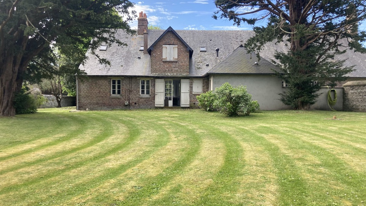 Varengeville-sur-Mer Apartment | L'If, ground floor flat in a beautiful house, close to the beach