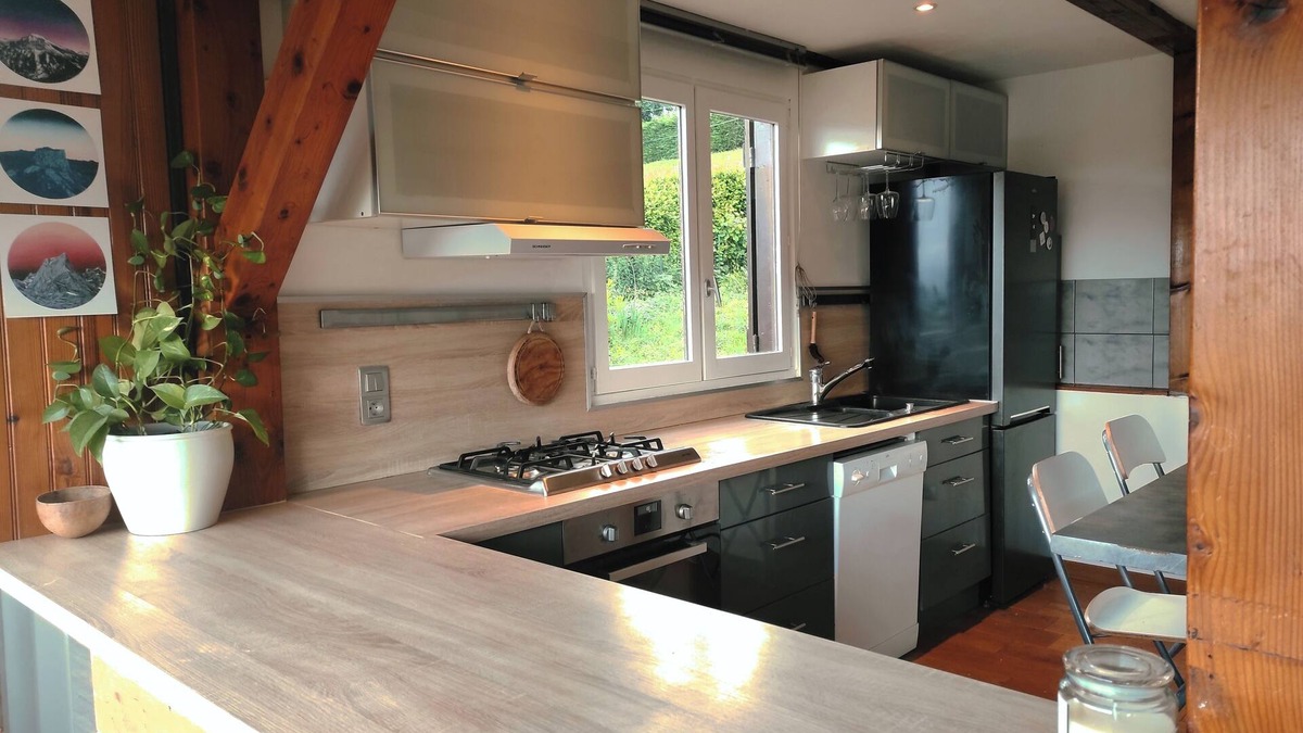 Saint-Jean-de-Vaulx Ski Chalet | L'Igloo - mountain chalet