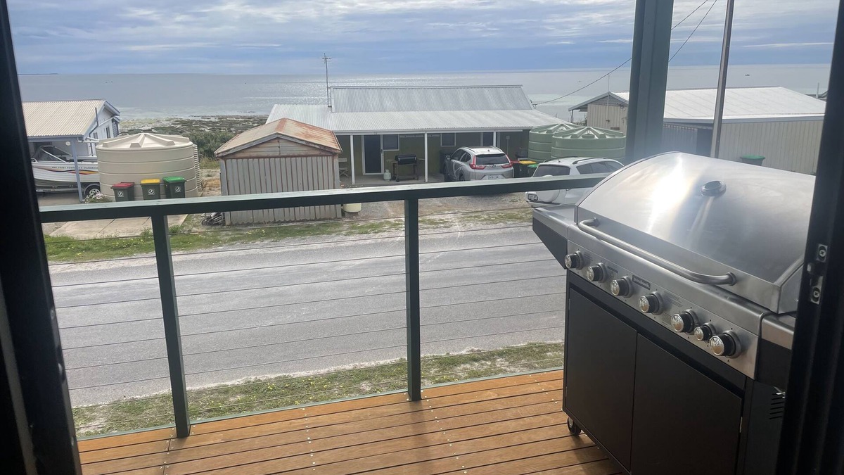 Moorowie House | L'il Southshore - 2 storey on Esplanade