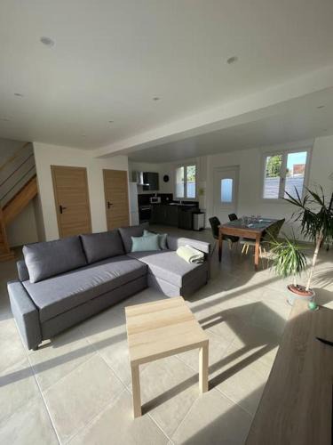 Isbergues Apartment | L'Impasse Maison avec Jardin