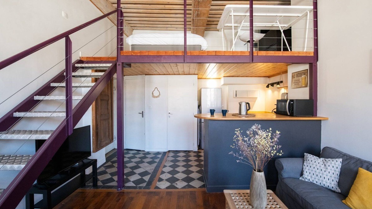 Boucle - Gros Caillou Apartment | L'Indigo- Coup de coeur Canut - Croix Rousse