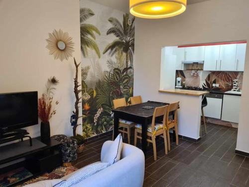 Bourg-de-Peage Apartment | L’Oasis Fleuri