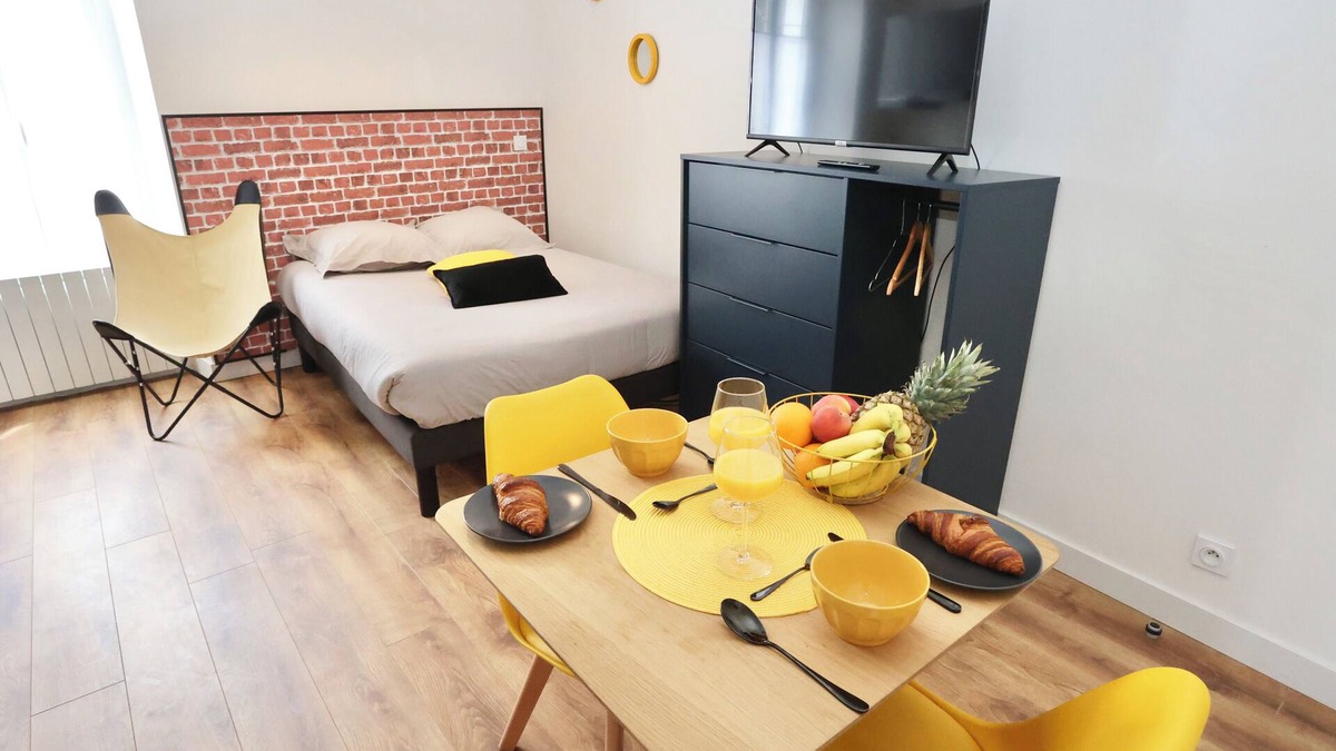 Pontivy Apartment | L'Ocre - Wifi - 400m centre Pontivy