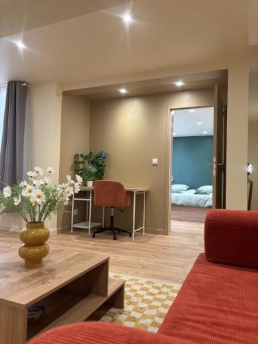 Poitiers Apartment | L'Olivier - appartement cozy au centre de Poitiers
