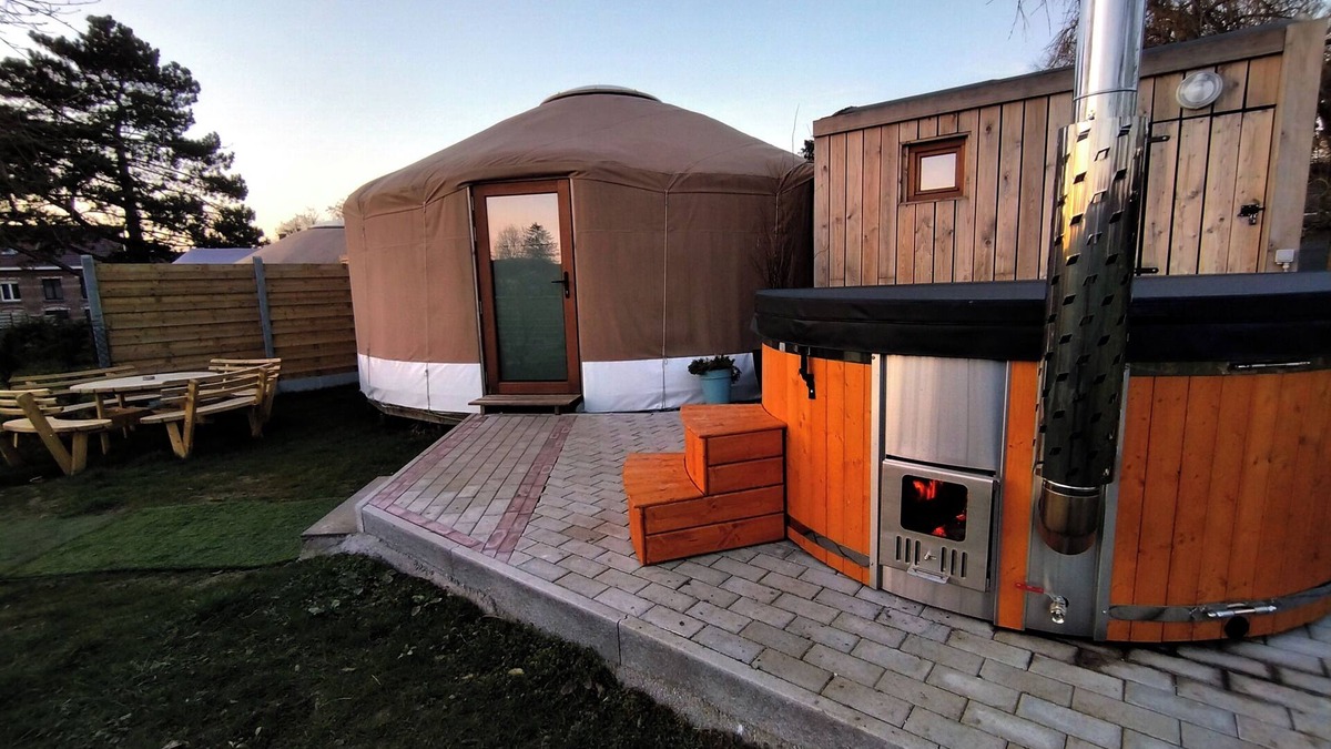 Brugelette Cabin | L'olivier is a magnificent yurt just a 10-minute walk from Pairi Daiza.