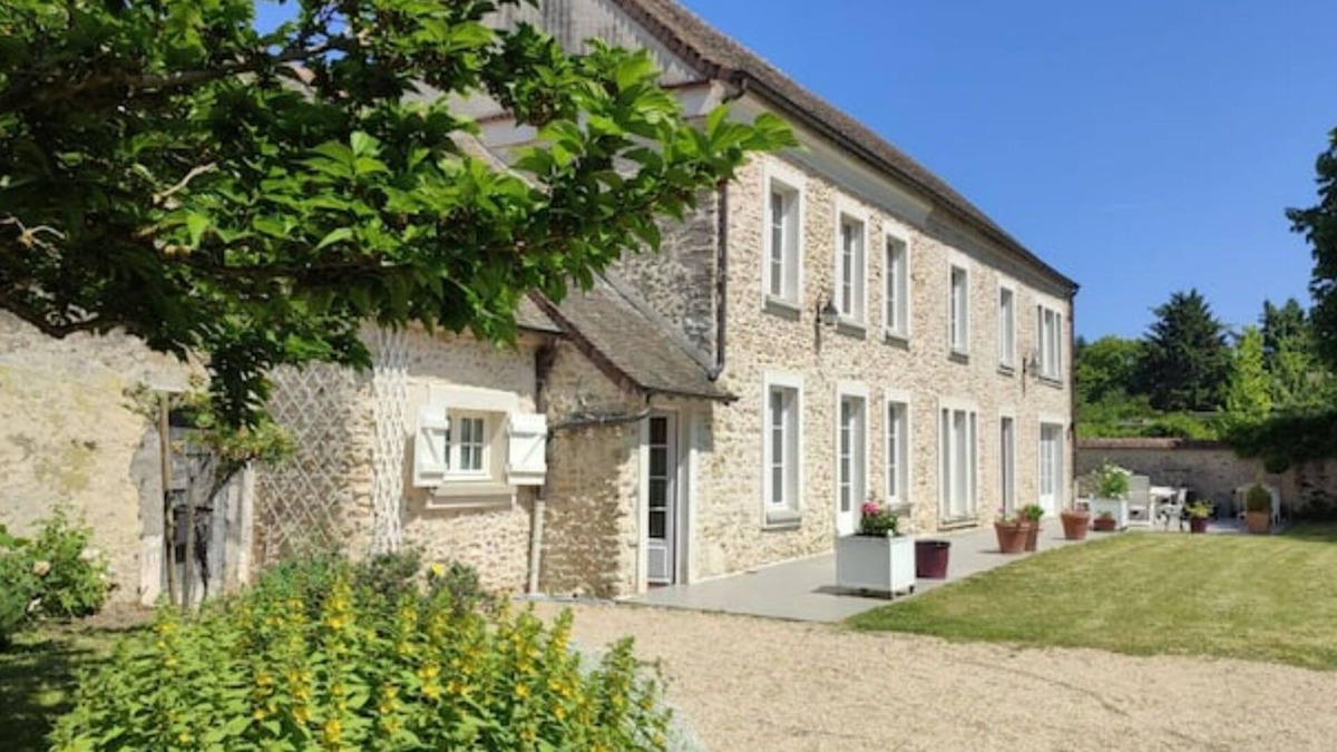 Richebourg House | L'ombre du Tilleul - Gîte Familial